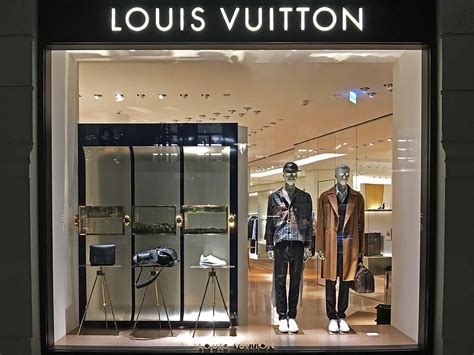 lv roermond|LOUIS VUITTON .